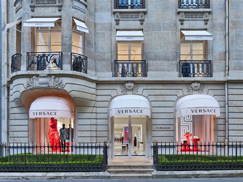 Versace store network